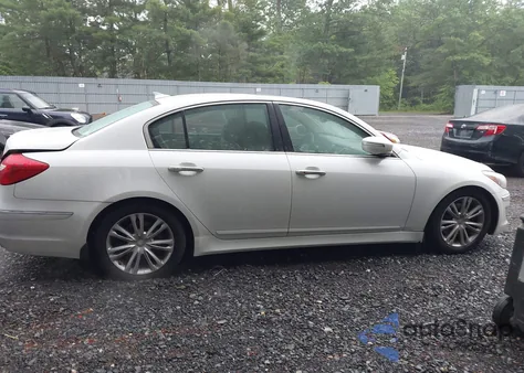 2013 Hyundai Genesis 3.8 z USA, uszkodzony, nr VIN KMHGC4DD1DU224852